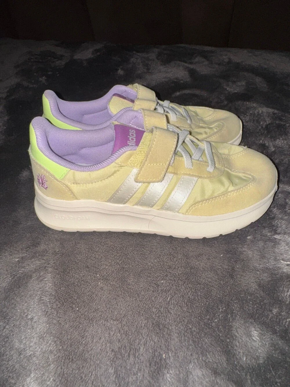 Adidas Cloudfoam Disney Tiana Run 70’s 2.0 kids shoes size 1
